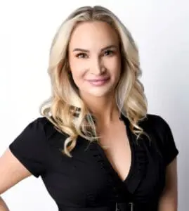 kelly smith headshot